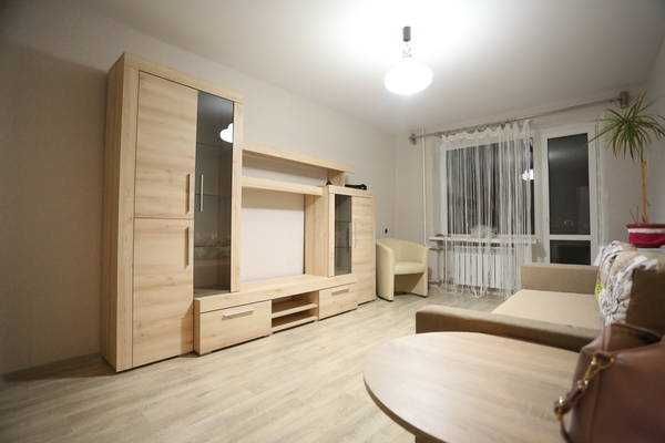 Продам 1 ком. квартиру на ж/м Красный Камень. Кирпич. Газ!