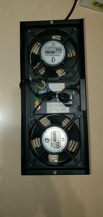 Вентиляторний блок Digitus DN-19 FAN-2-N з термостатом у серверну шафу