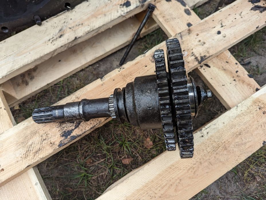 Промежутка МТЗ 80.82 Проміжутка шестерні МТЗ 82\892 ВаЛ Муфта Корпус