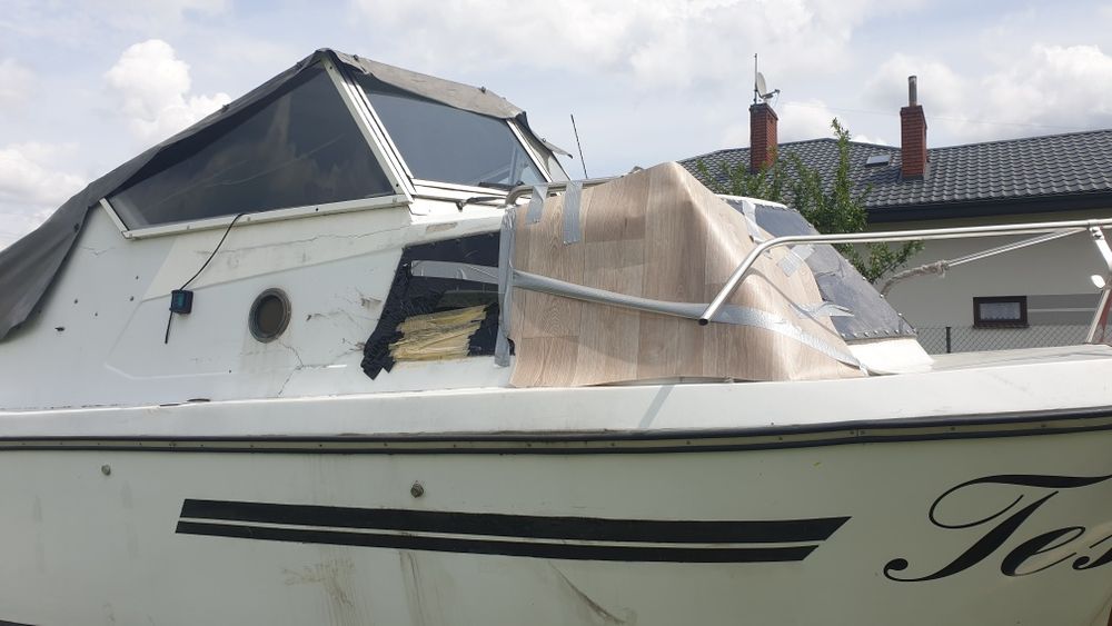Łódź motorowa silnikiem suzuki i przyczepą