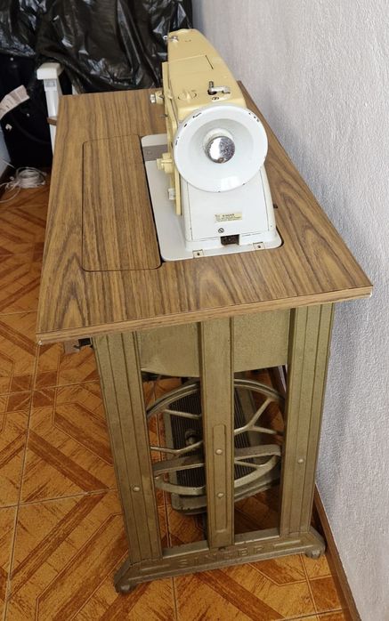 Máquina de costura Singer