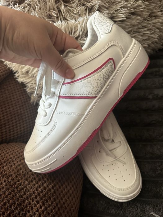 Кросівки 41 розмір 26 см