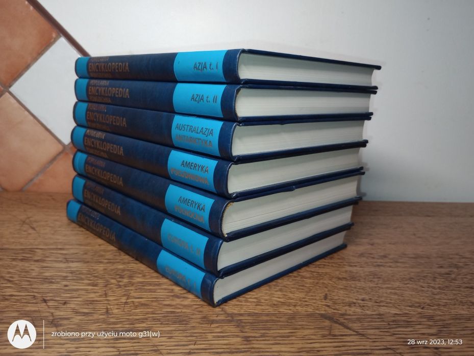 Popularna encyklopedia powszechna. Siedem tomów.