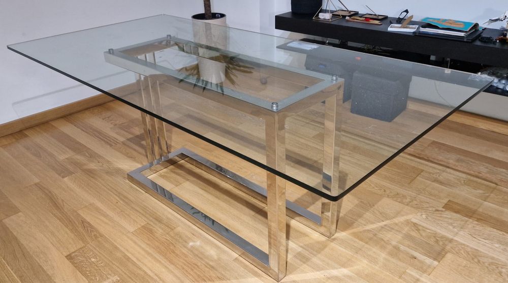 Antarte: Mesa de vidro. Paços de ferreira: 6 cadeiras