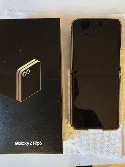 Sprzedam Samsung Galaxy Z flip6 256g