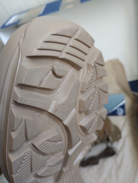 Хаікс Непал про , Haix Népal 2.0