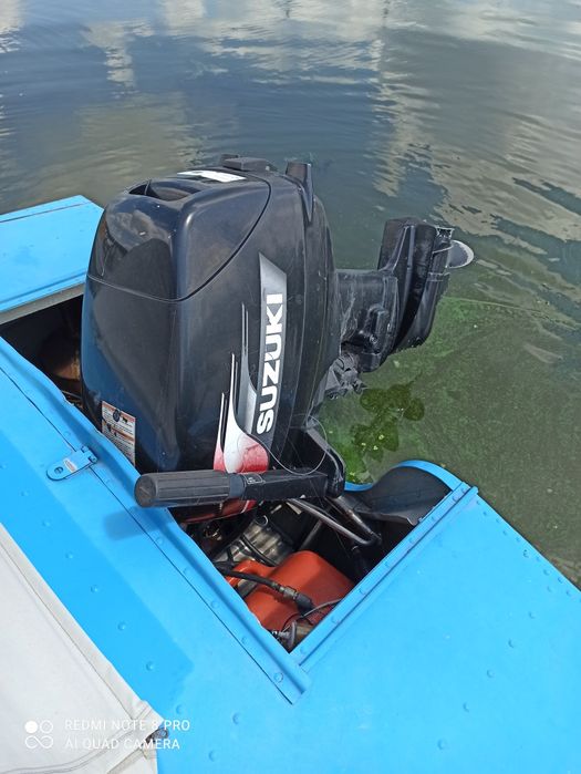 Лодка прогрес 2 с мотором сузуки 30  2 такт. 2006год