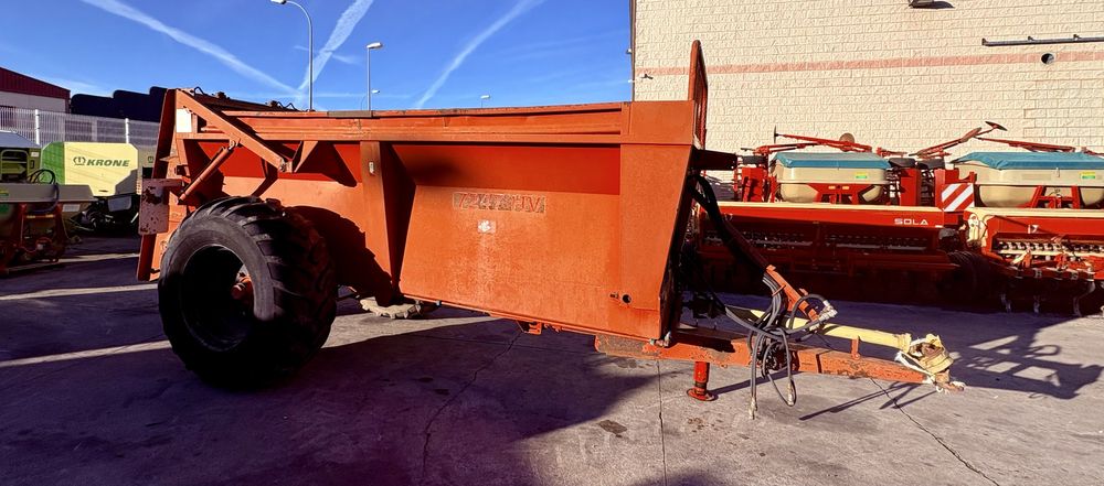 reboque espalhador de estrume