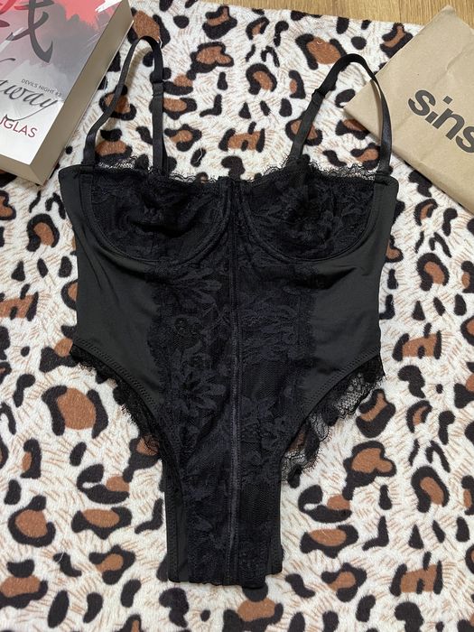 Czarne body XS shein