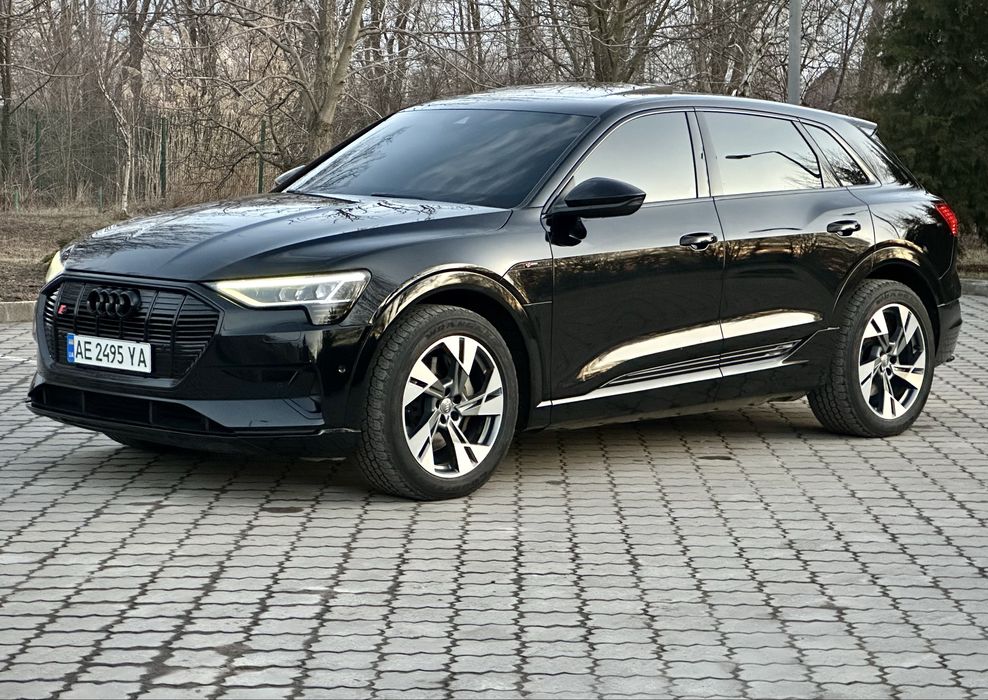 Audi E-tron 95kBt S-line 408л.с Quattro Европа Некрашена  Обмен