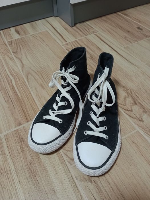 Продам кеди 40 розмір
