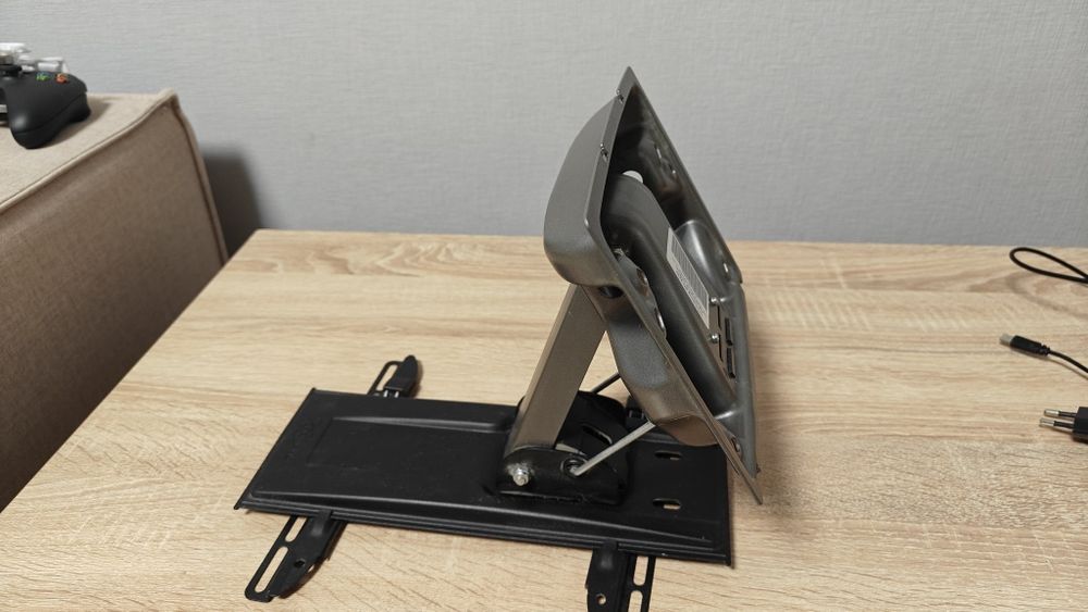 продам настенное крепление кронштейн для ТВ телевизора VESA 200x200