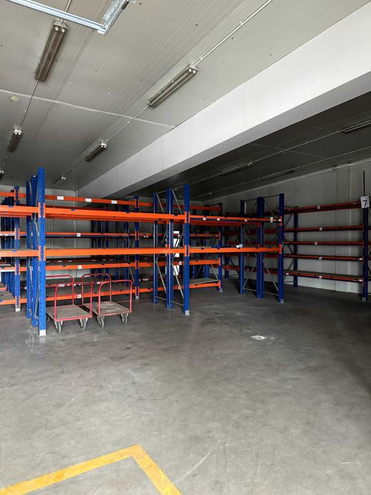 Hala magazynowa z biurem 232 m2
