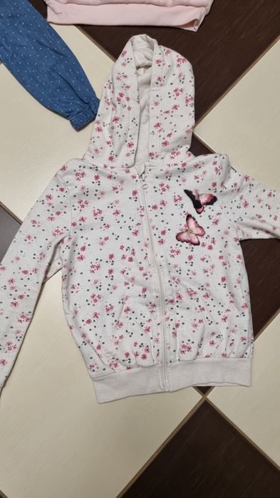 Ubranka dla dziewczynki całość 50 zł