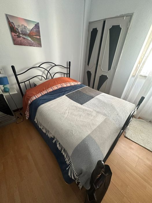 Vendo cama de casal de ferro