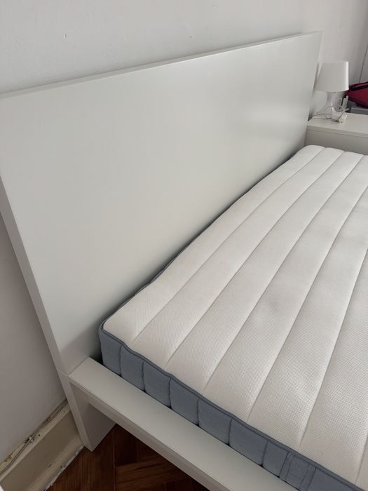 Cama + colchão IKEA