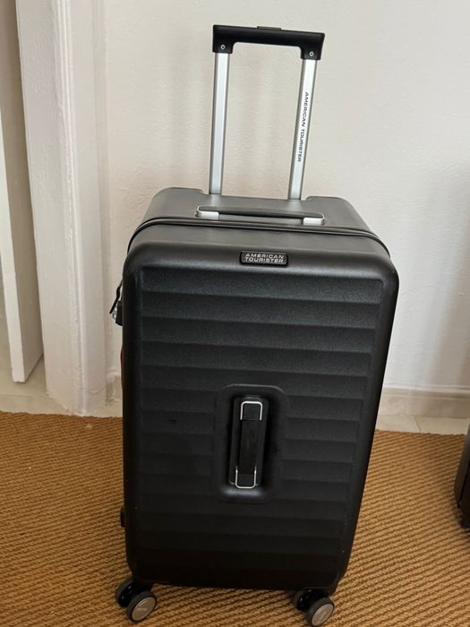 Mala de viagem, American Tourist. Usada uma vez. Como nova. Leve e versátil