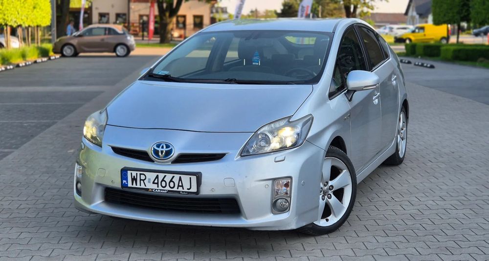 Toyota Prius Toyota Prius III Hybryda + LPG 4l/100km ekonomiczna rej.PL Okazja!
