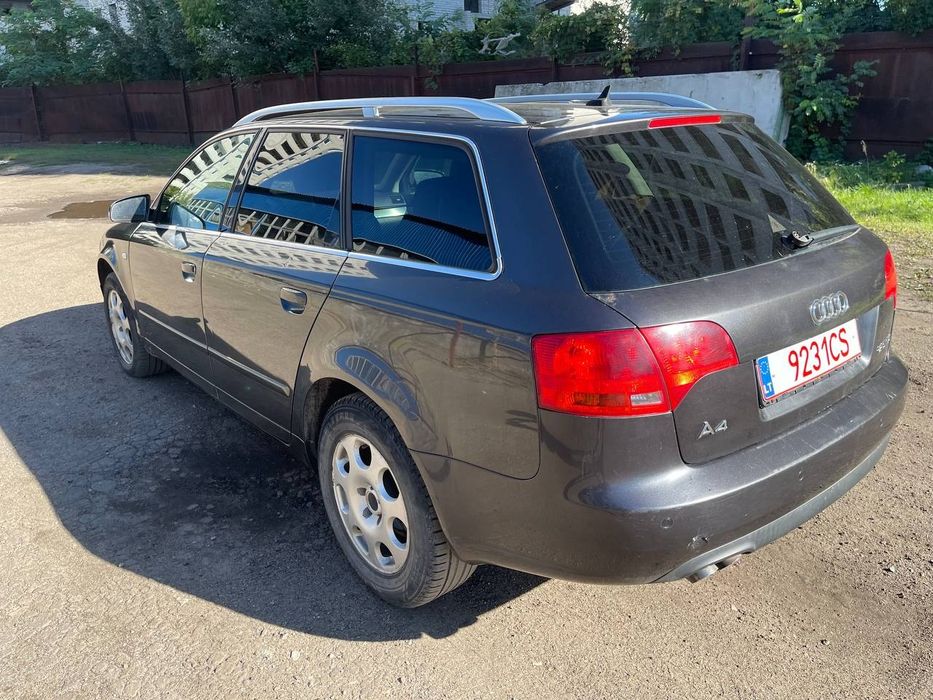 Audi A4 b7( Ауді а4б7)2006 рік  2.0 Дизель Механіка передній привід Гарний універсал