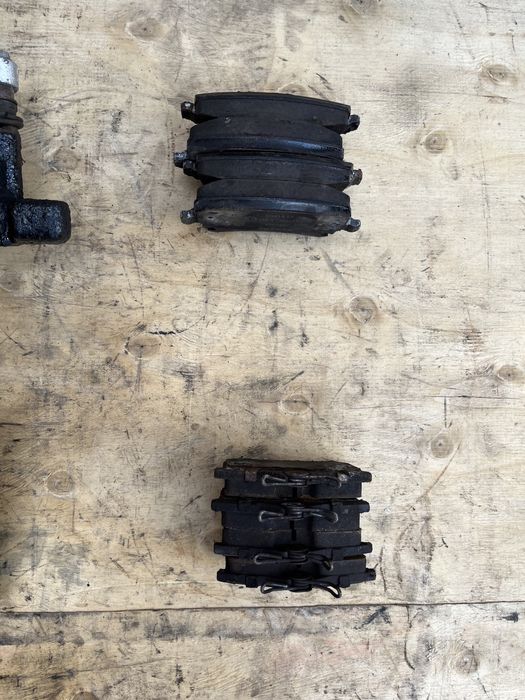 Задній Супорт Volkswagen Golf  5 Jetta Touran