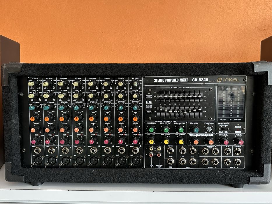 Mesa amplificada 8 canais estéreo de potência 400Whats  Inkel CA-8240
