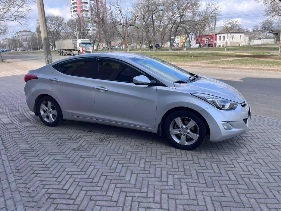 Продам Hyundai Elantra 2012р. 1.8газ/бензин