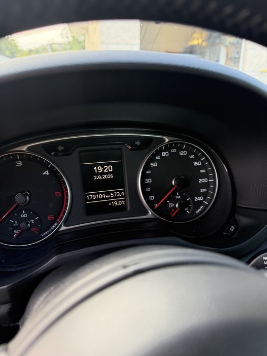 Audi A1 Sportback 1.6 TDI 105cv | 2012 | 179.000 km |