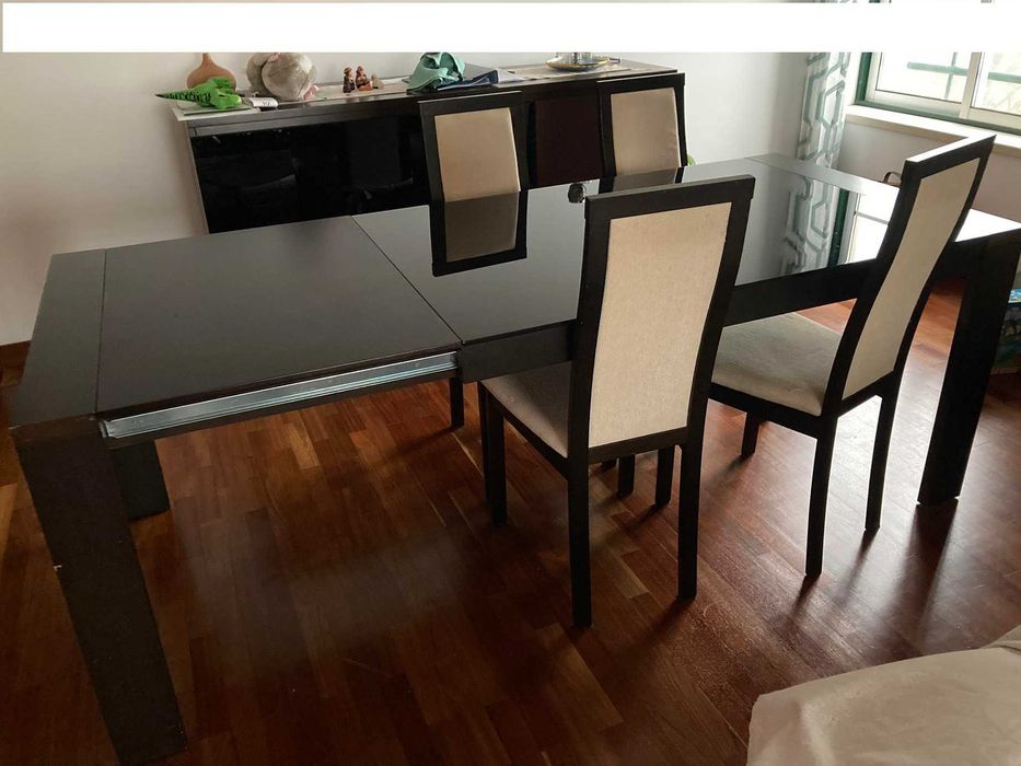 Mesa e Aparador de sala