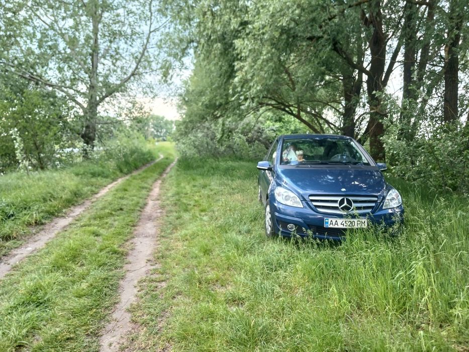 Мерседес  b160 2010.