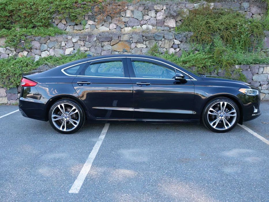 Ford Fusion Titanium      2019