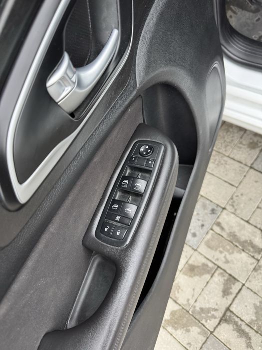 Продам Chrysler 200 2015 рік 2.4і