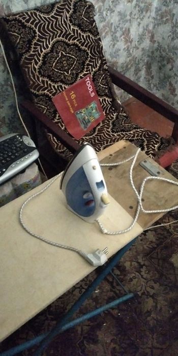 Продам  утюг робочий