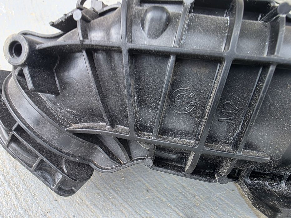 Kolektor ssący BMW G30 G31 520d B47 2.0d