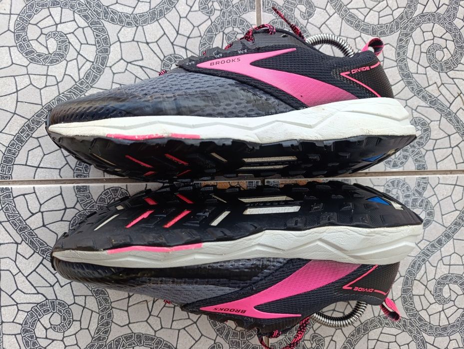 Brooks 39-40p. Жіночі трекінгові кросівки.
