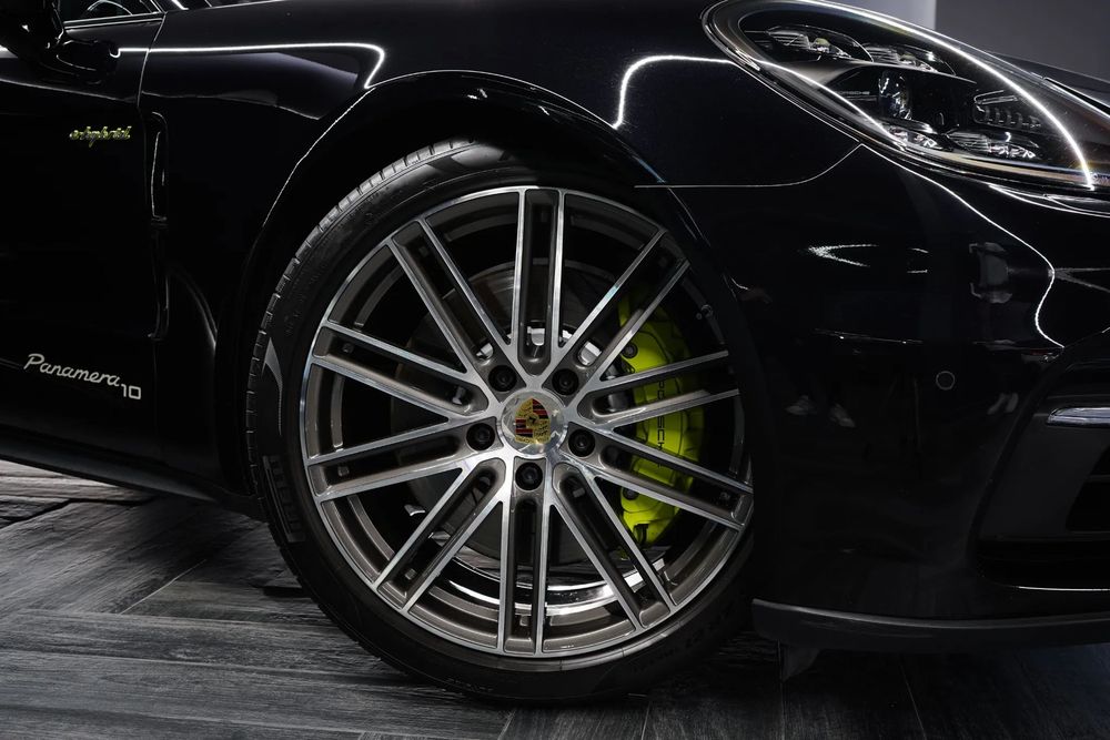 Porsche Panamera Sport Turismo 4 E-Hybrid 10 Years Edition