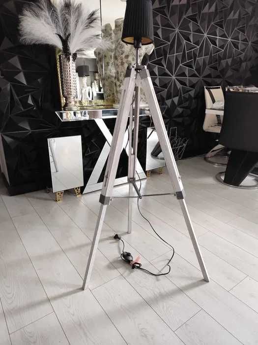 Decorations, Various Chandeliers, in Excellent Condition