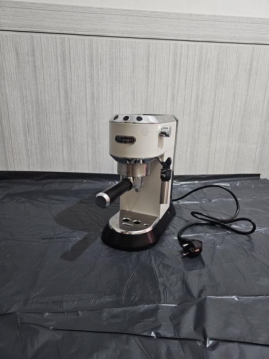 Кавоварка Delonghi EC685.B