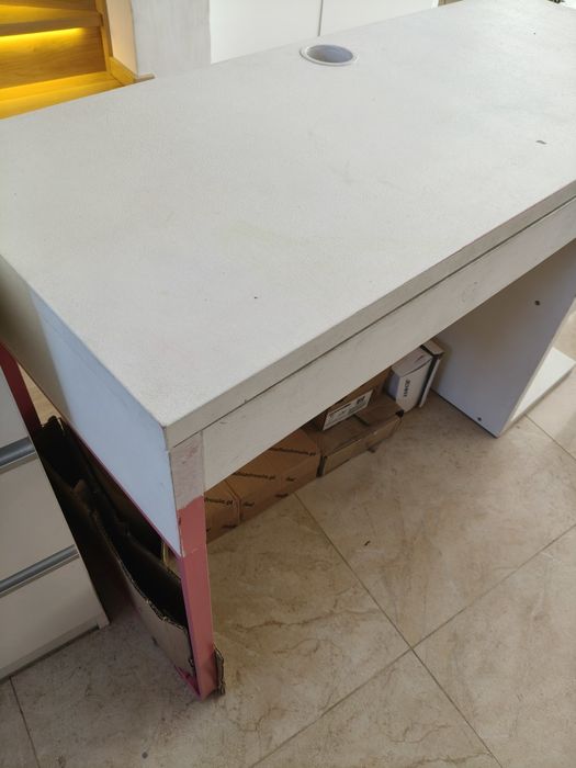 Biurko z półkami i szufladą
