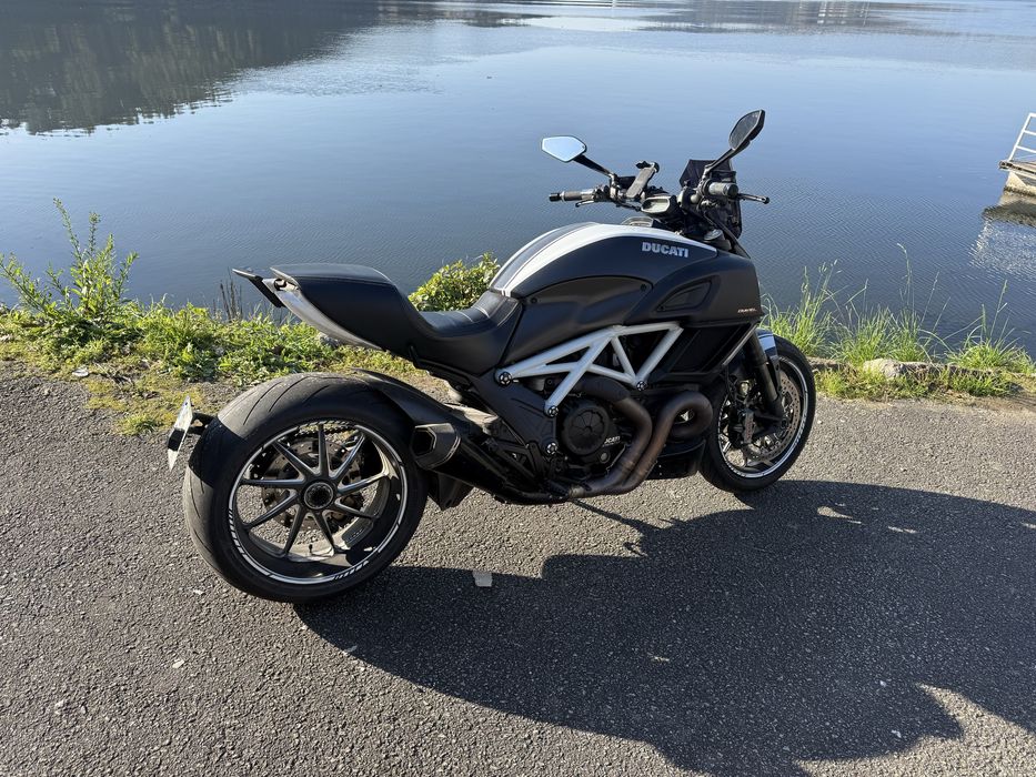 Vende-se Ducati Diavel Full Carbon - 2016