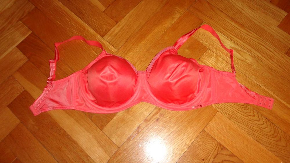 Biustonosz Triumph Urban minimizer 80G