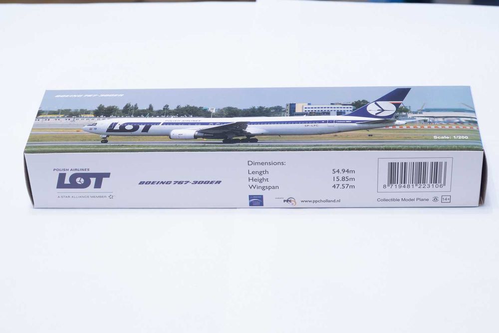 PLL LOT Boeing 767-300ER SP-LPC skala 1:200 NOWY