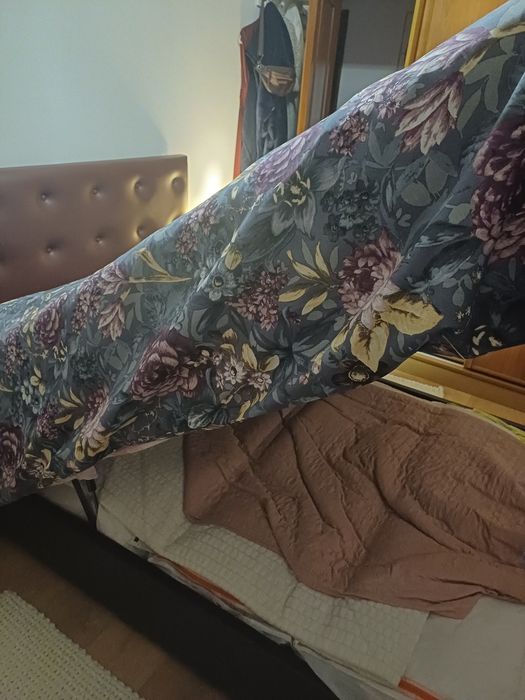 Cama com arrumação