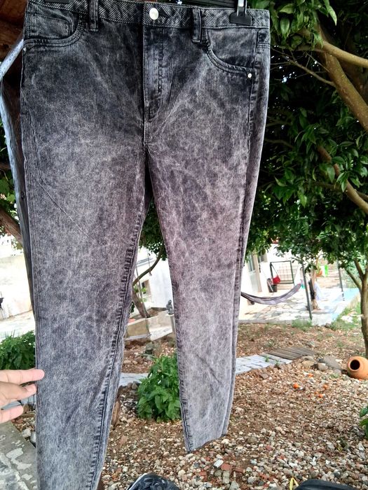 Calça Lefties,com camisola estampada.
