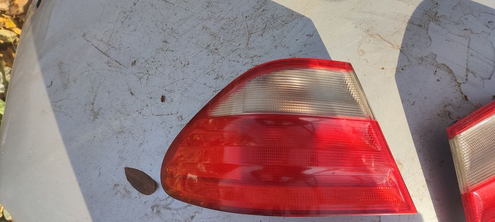 Задні фонарі мерседес бенс w208