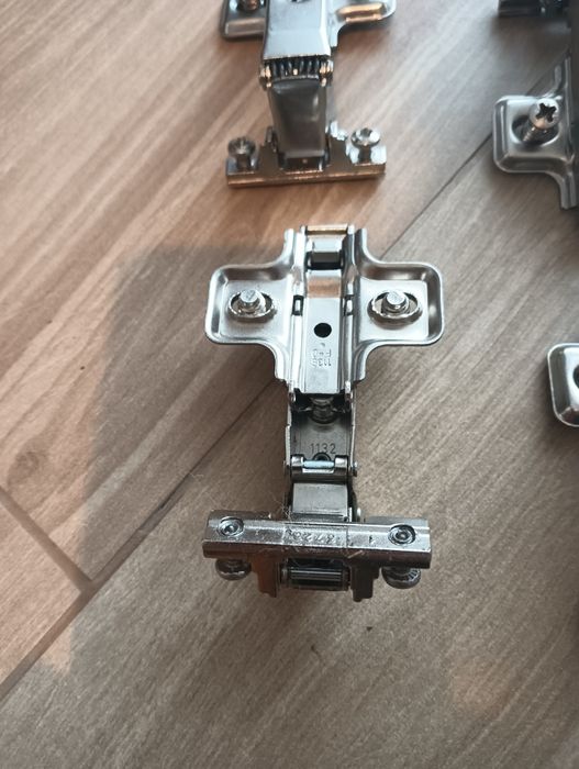 Amortecedores / dobradiças para portas em Aço - Novos*