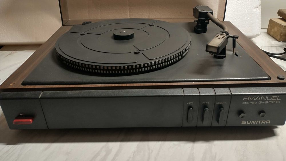 Dwa gramofony Emmanuel
