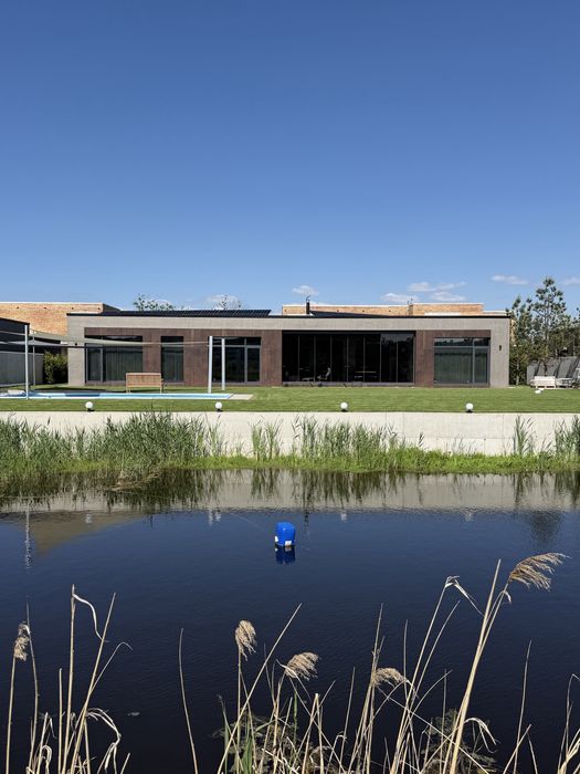 КМ Water village Продаж 1 поверхових будинків 330 м² з виходом на воду з басейном ділянки від 10 соток Романків Киівська область Новообухівська траса