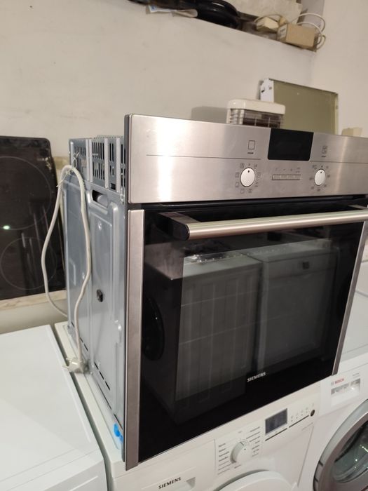 Piekarnik do zabudowy Siemens.