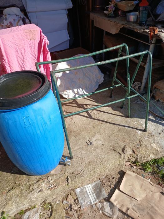 vendo escadotes antigos em ferro