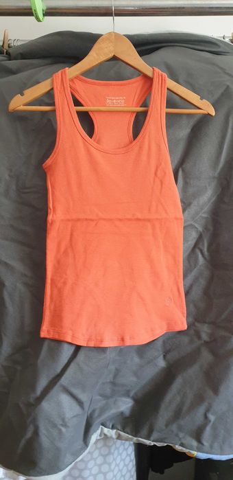 Top nadadora laranja